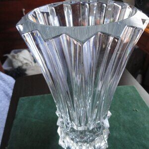 MIKASA RAINIER CRYSTAL VASE 10-3/4 IN TALL CLEAR GLASS - SW020/625 (Retired).